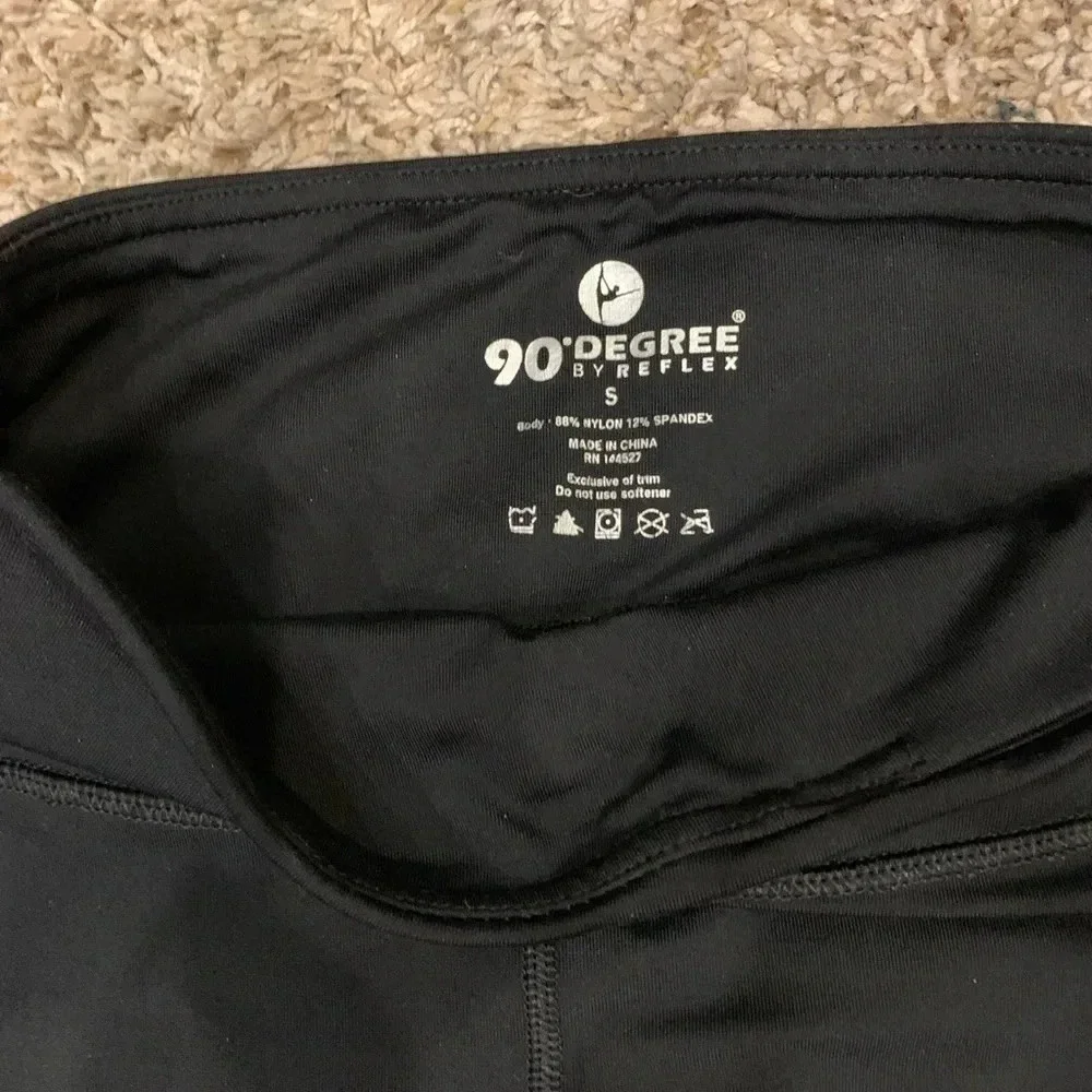 90 Degree Black crop leggings - Picture 2 of 5